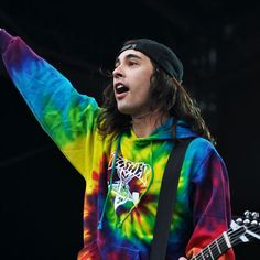 Vic Fuentes