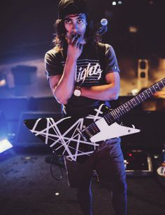 Vic Fuentes