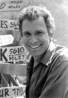 Wayne Rogers