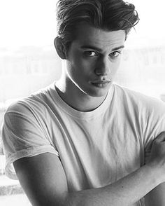 Nicholas Galitzine