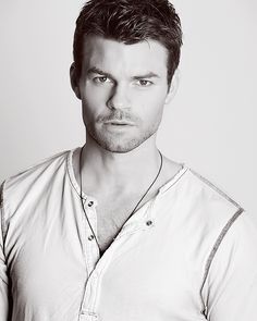 Daniel Gillies