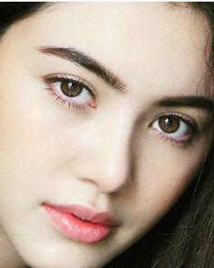 Davika Hoorne