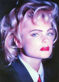 Erika Eleniak