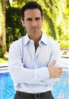 Nestor Carbonell