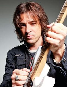 Warren Demartini