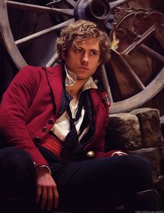 Aaron Tveit