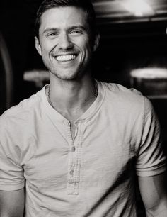 Aaron Tveit