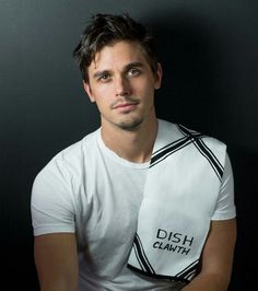 Antoni Porowski