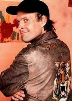 Dwight Schultz