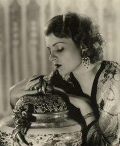 Lillian Bond