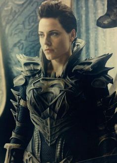 Antje Traue