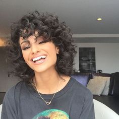 Nazanin Mandi