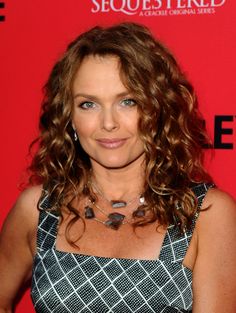 Dina Meyer