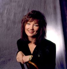 Lari White