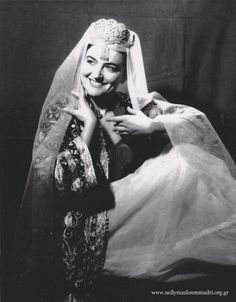 Nelly Mazloum