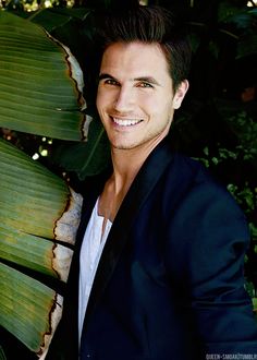 Robbie Amell