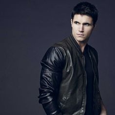 Robbie Amell