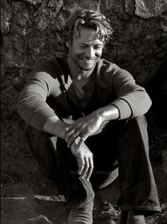 Simon Baker