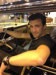 Gil McKinney