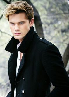 Jeremy Irvine