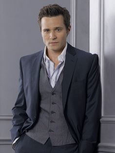 Seamus Dever