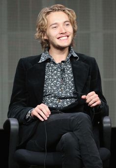 Toby Regbo