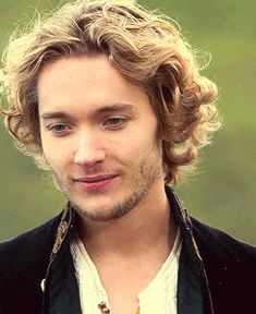 Toby Regbo