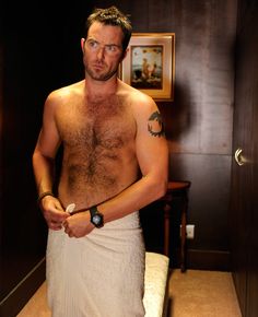 Sullivan Stapleton