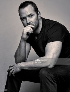 Sullivan Stapleton