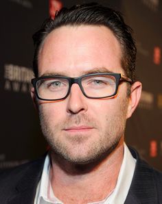 Sullivan Stapleton