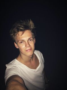 Caspar Lee