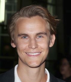 Rhys Wakefield