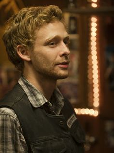 Johnny Lewis