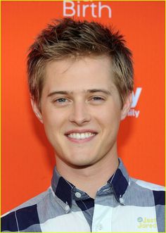 Lucas Grabeel