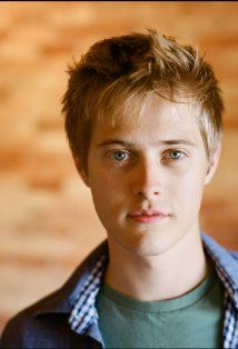 Lucas Grabeel