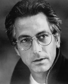 David Strathairn