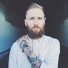 Jona Weinhofen