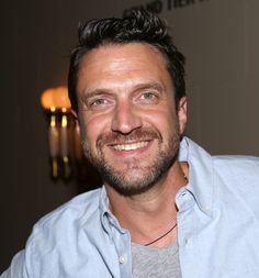 Raul Esparza