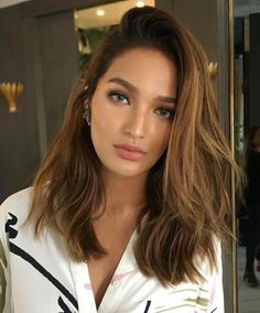 Sarah Lahbati