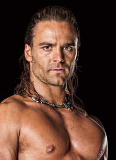 Dustin Clare