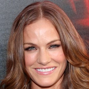 Kelly Overton